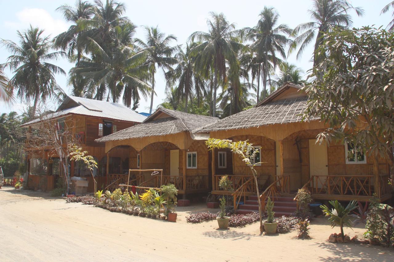 Soe Ko Ko Beach House & Restaurant Ngwesaung Exterior photo